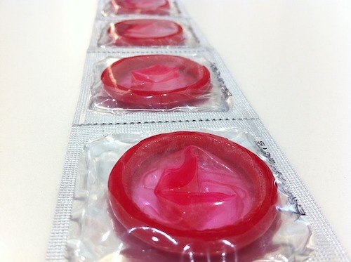 Verschieden eingepackte Kondome